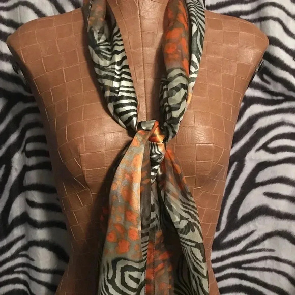 Accessories - 100% polyester animal print scarf